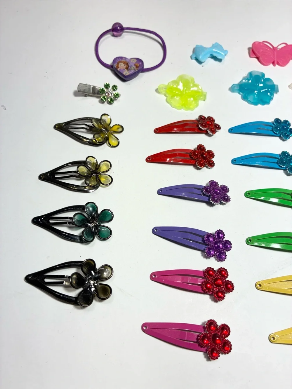 Y2K VTG Kids Hair Accessory Lot Hello Kitty Sofia Flower Clips 36 Pc
